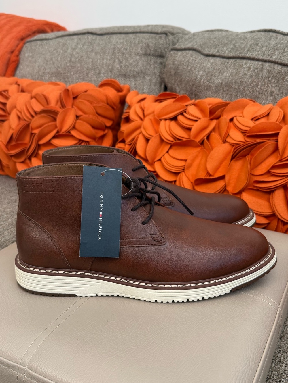 NWT Tommy Hilfiger Harbin Chukka / Dress Boots Medium Brown
